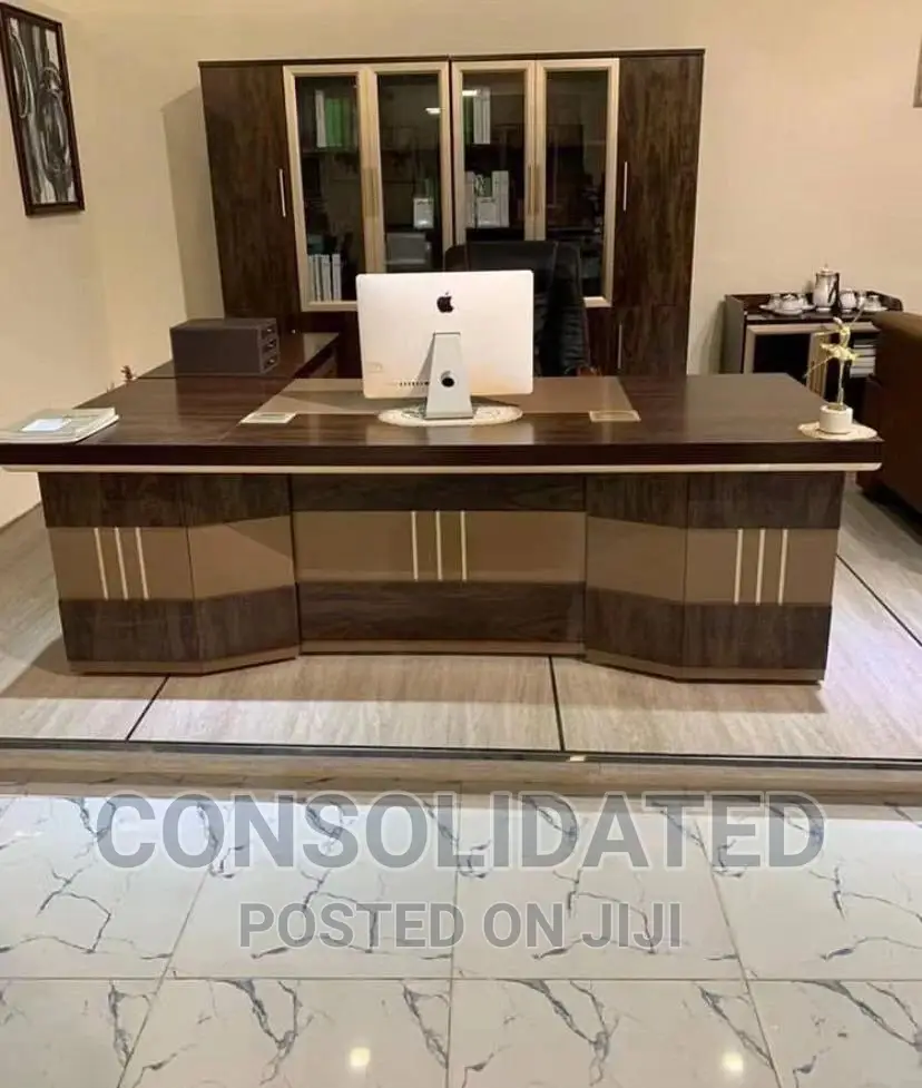 Quality Executive Wooden Office Table With Drawers.
