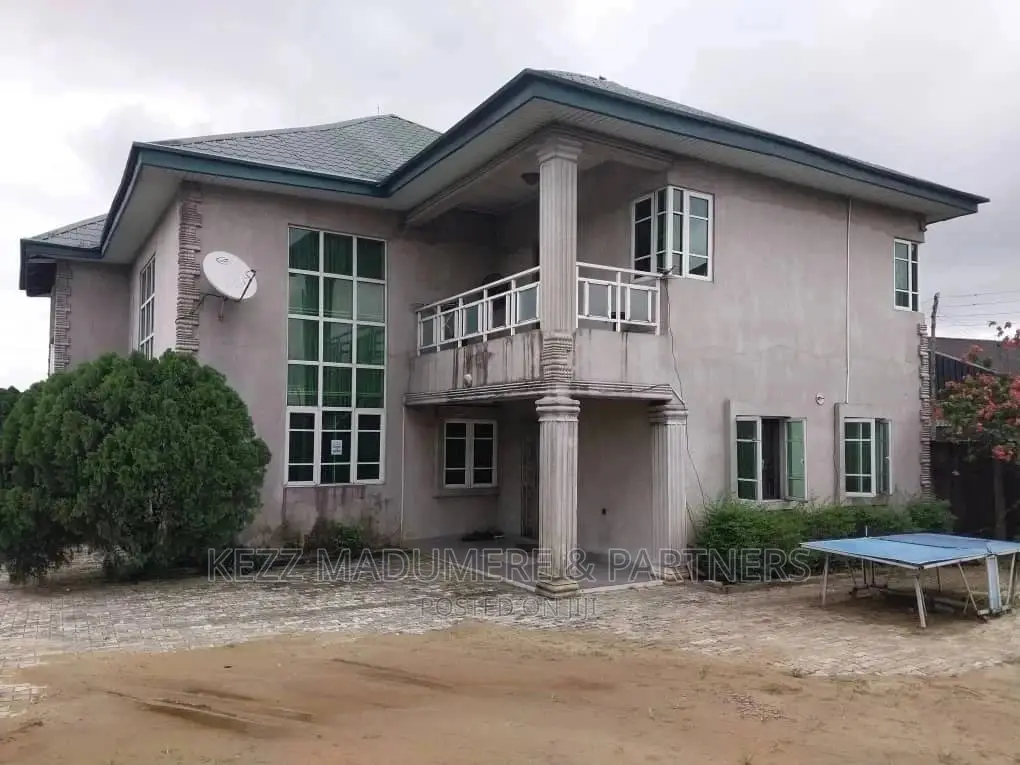 10bdrm Block of Flats in Ada George By, Port-Harcourt for sale