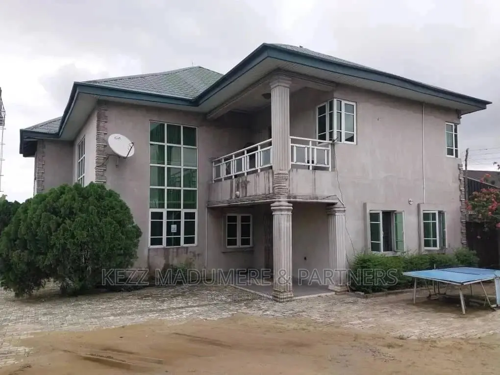 10bdrm Block of Flats in Ada George By, Port-Harcourt for sale