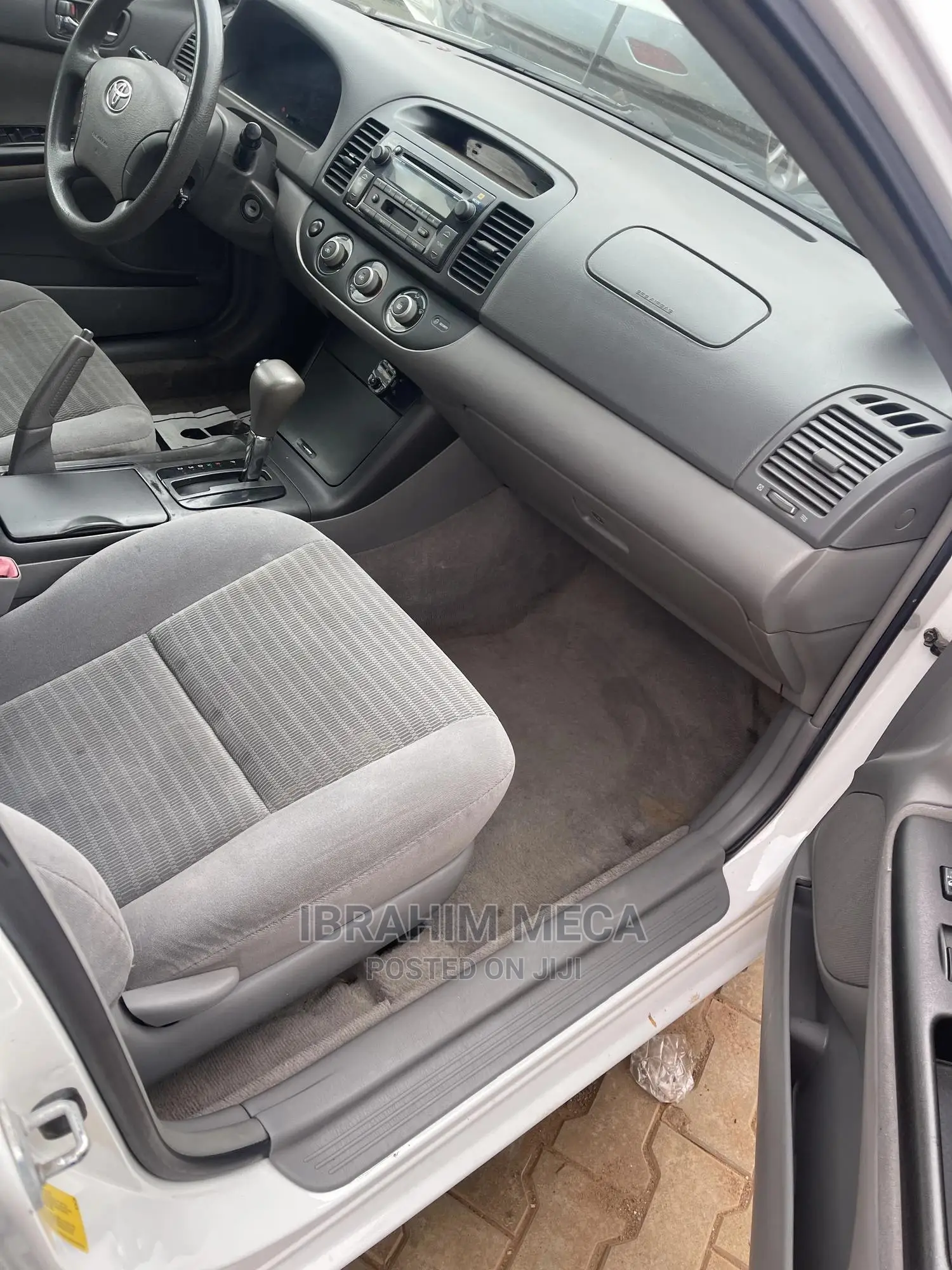 Toyota Camry LE V6 4dr Sedan (3.0L 6cyl 5A) 2005 White