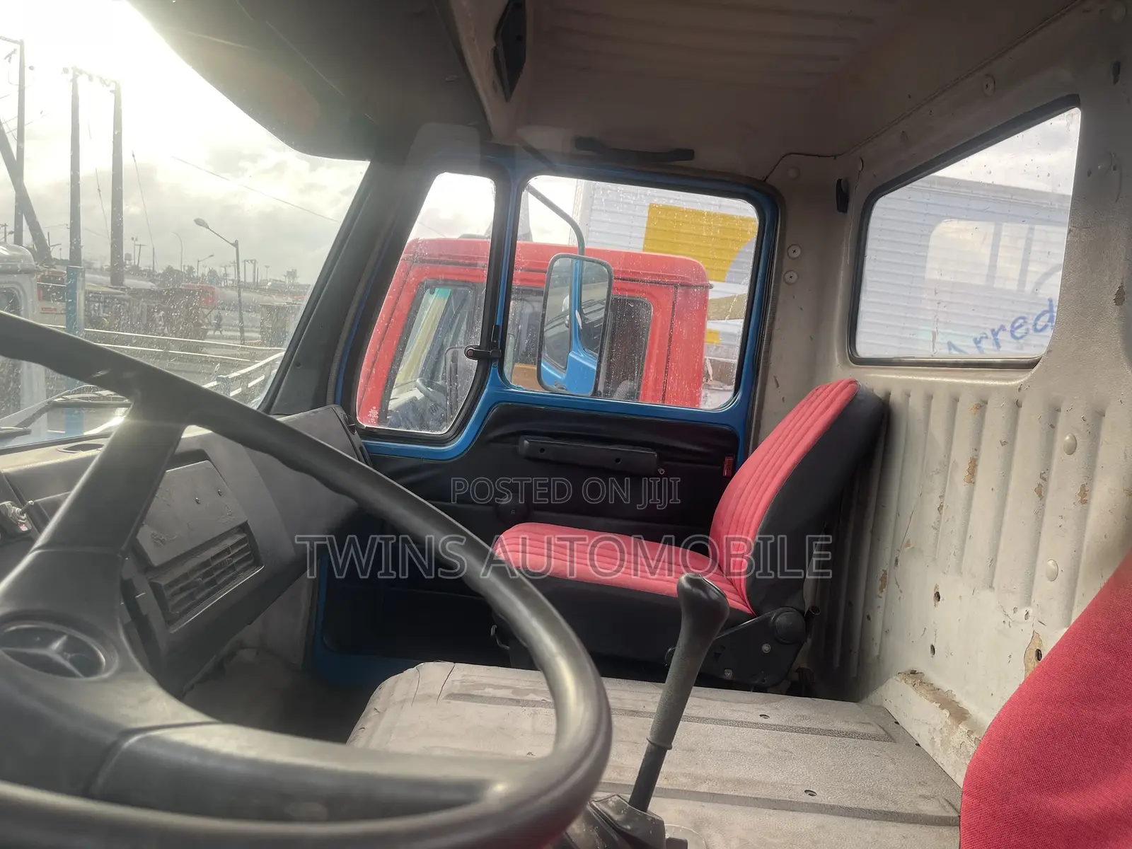 Mercedes-Benz Tipper Auxiliary