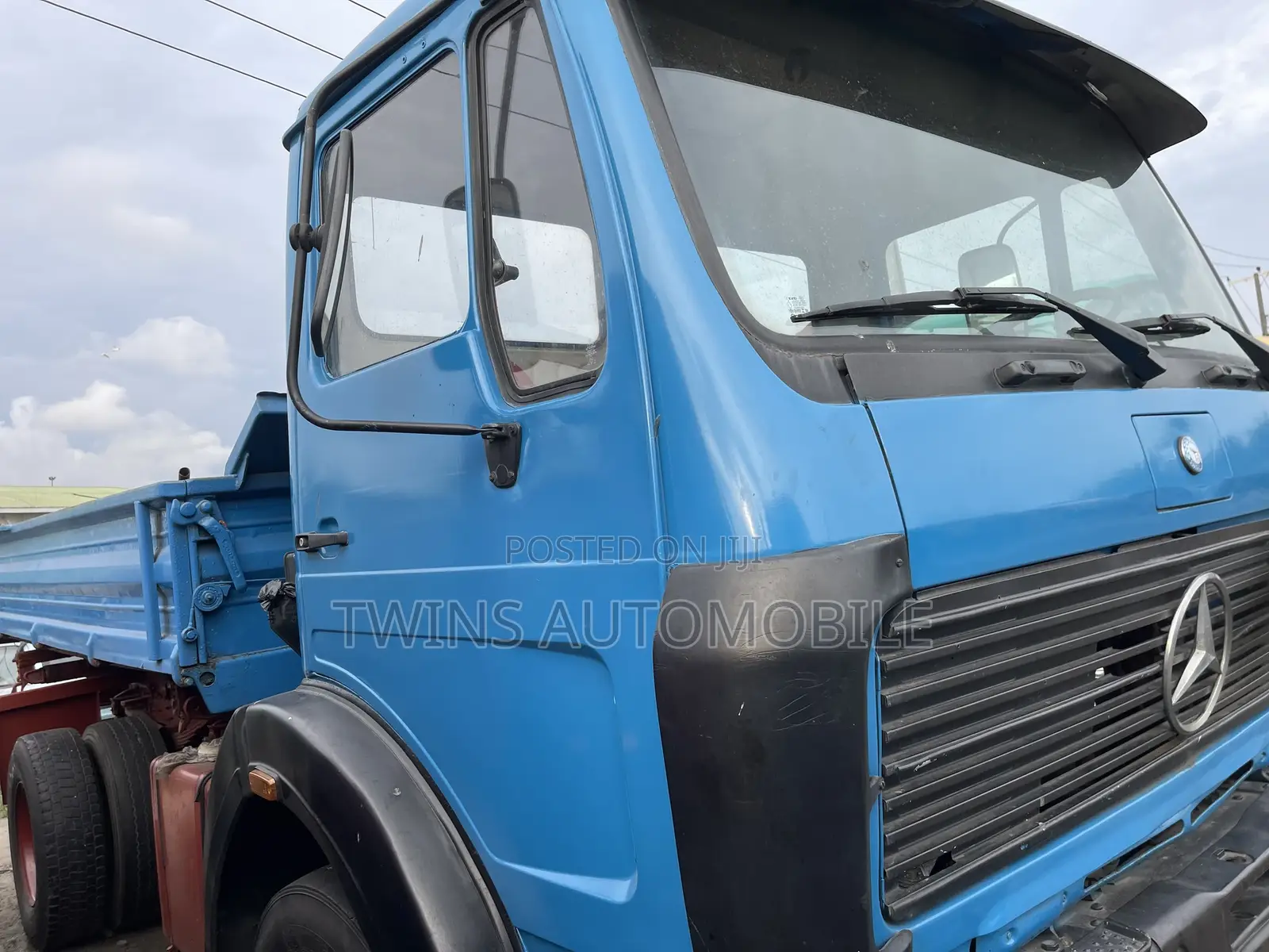 Mercedes-Benz Tipper Auxiliary