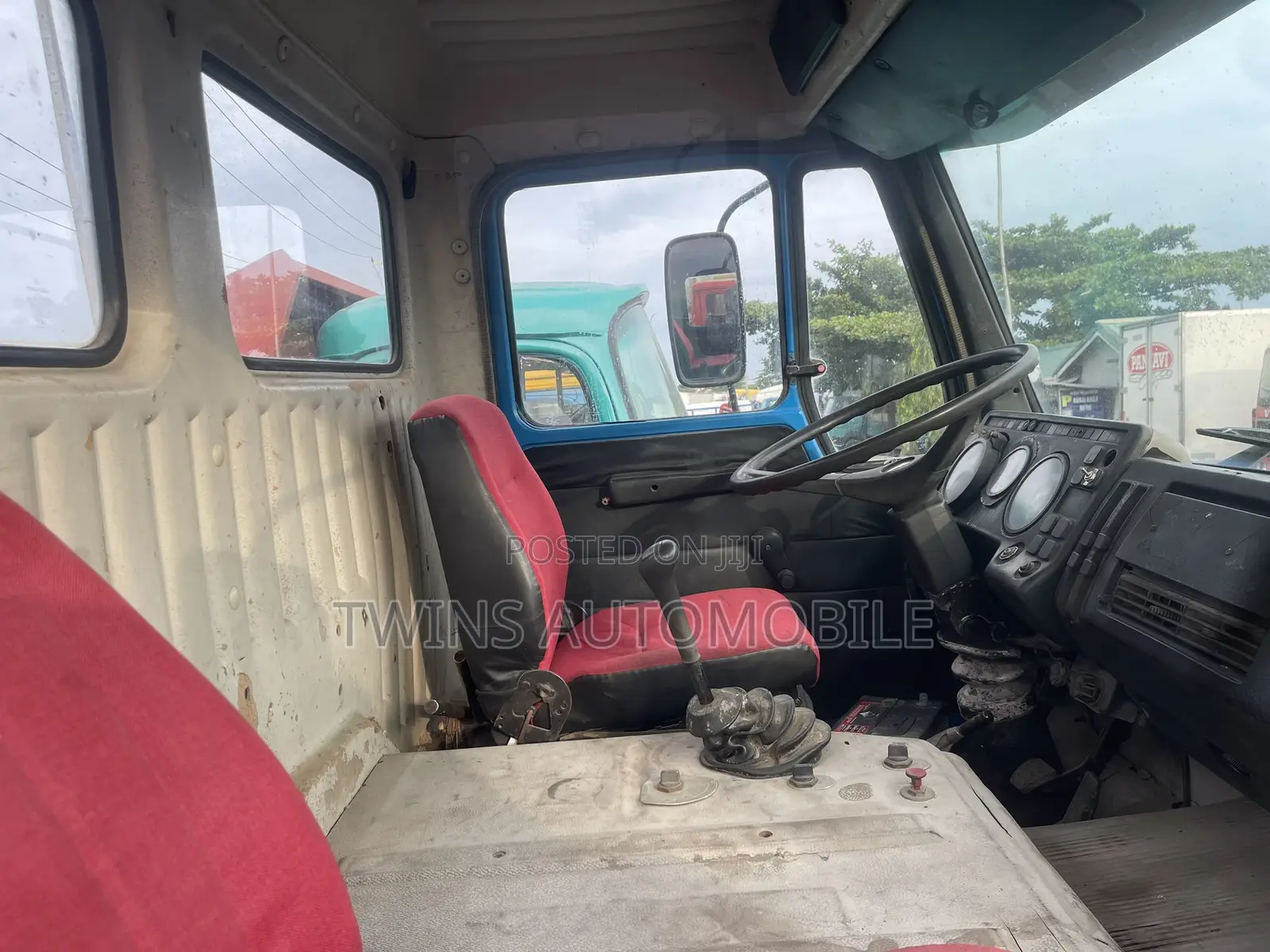 Mercedes-Benz Tipper Auxiliary