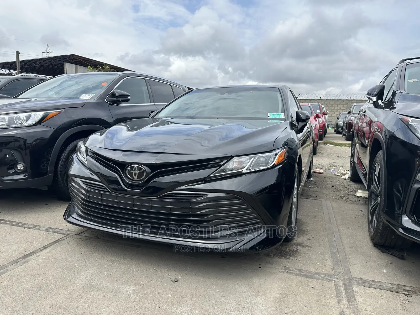 Toyota Camry LE FWD (2.5L 4cyl 8AM) 2018 Black