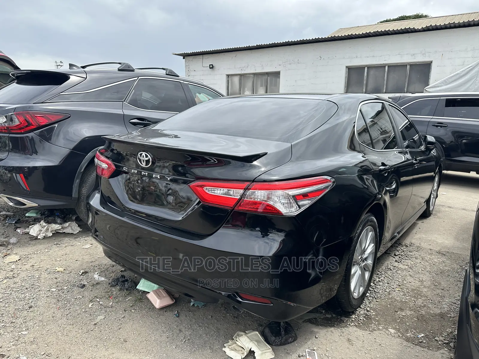Toyota Camry LE FWD (2.5L 4cyl 8AM) 2018 Black