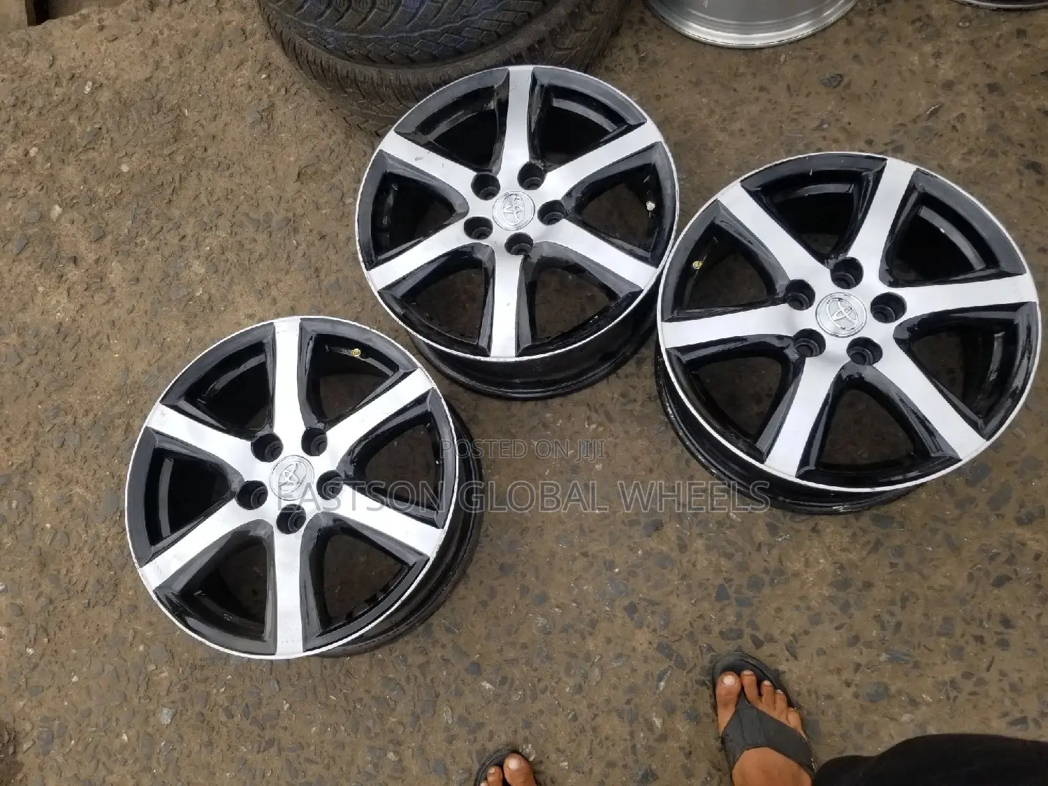 17 Inches Rim Tyres, Tolks