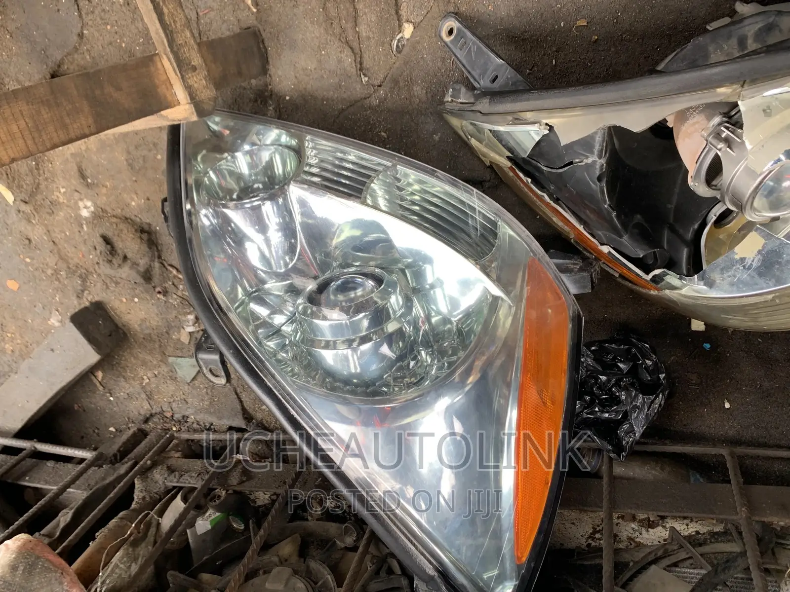 GX470 Headlight Available as Seen