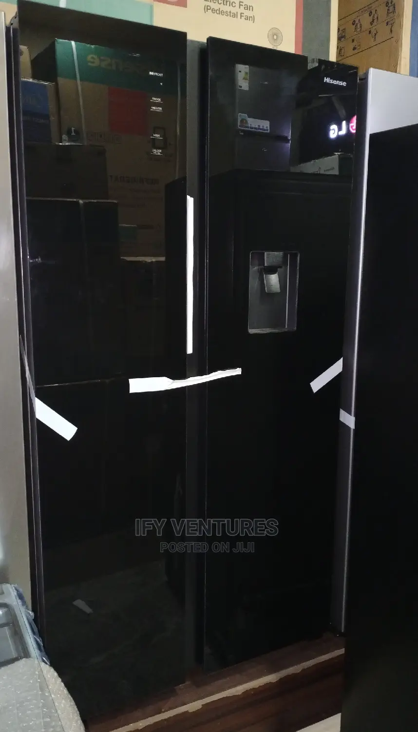 Hisense Side by Side Refrigerator With Dispenser and Mirror