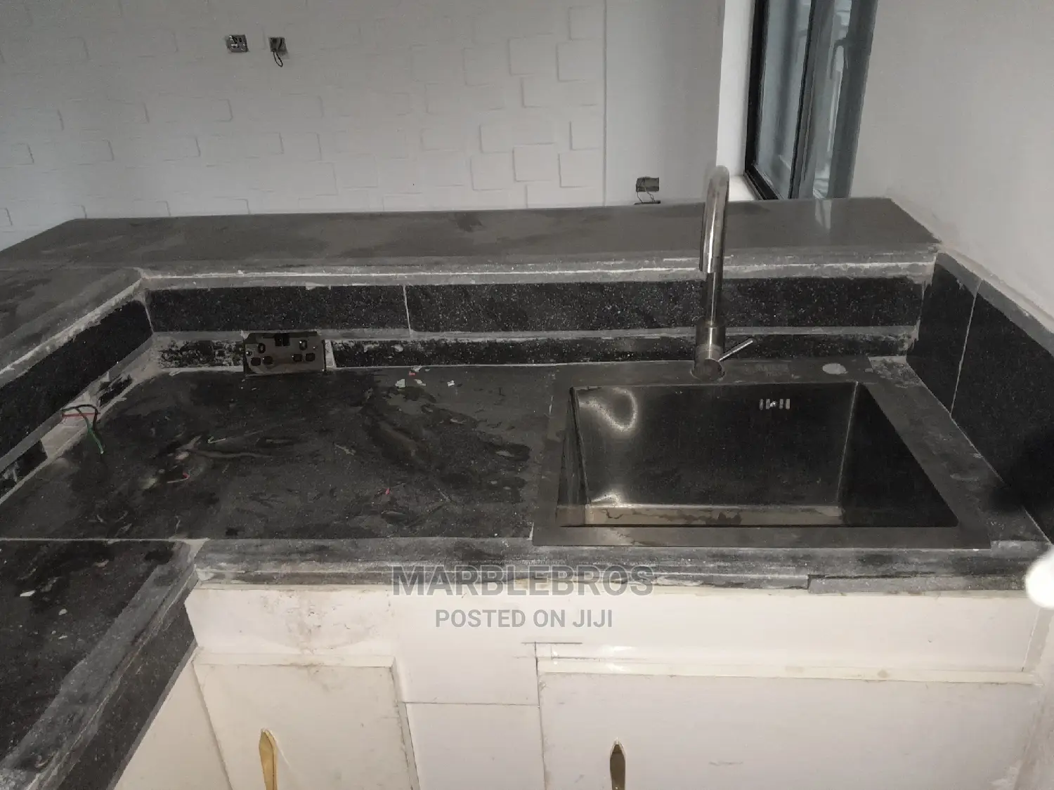 MB7 Black Marble Stone Countertop Finishing