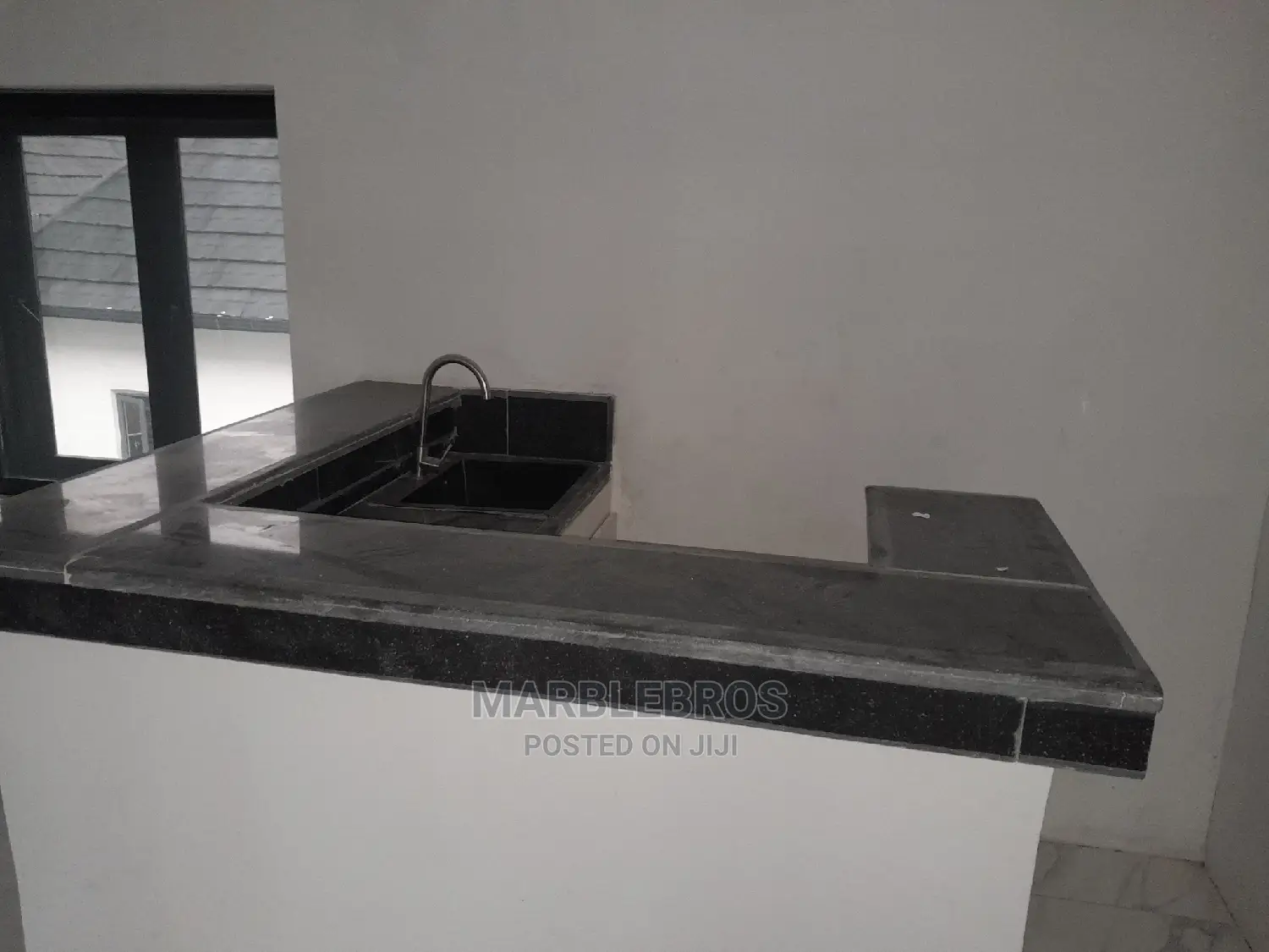 MB7 Black Marble Stone Countertop Finishing