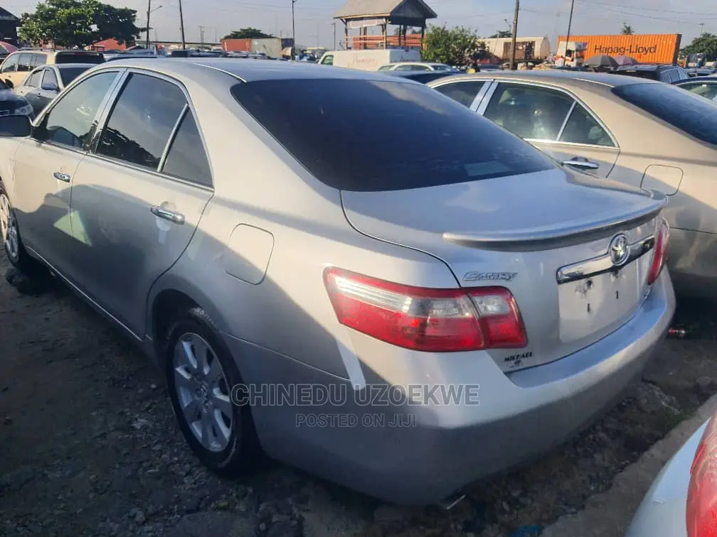 Toyota Camry 2009 Silver