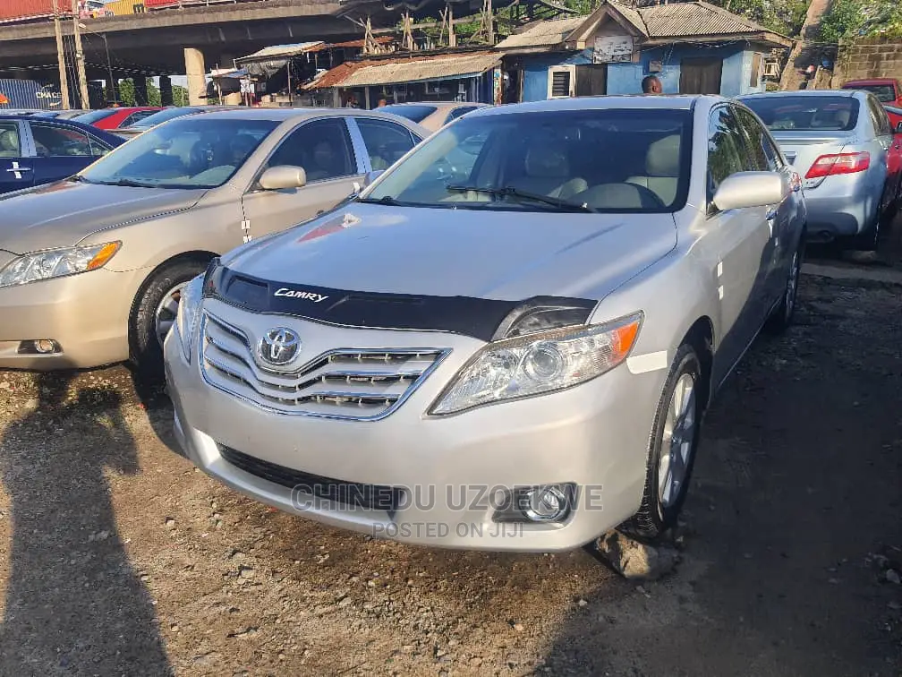 Toyota Camry 2009 Silver