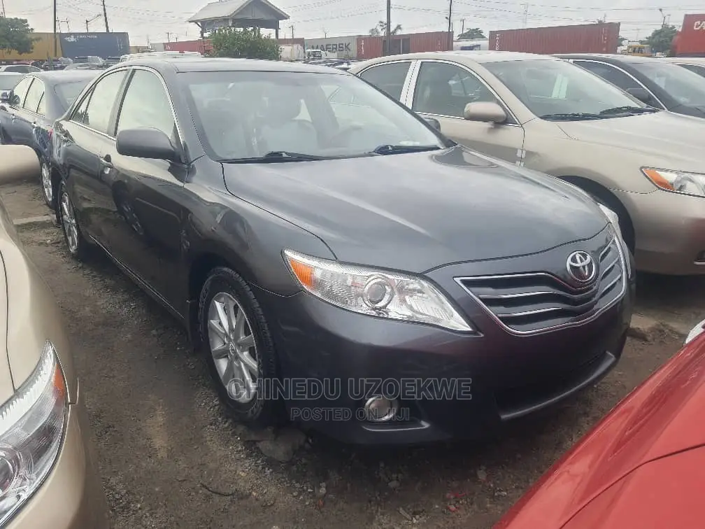 Toyota Camry 2010 Gray