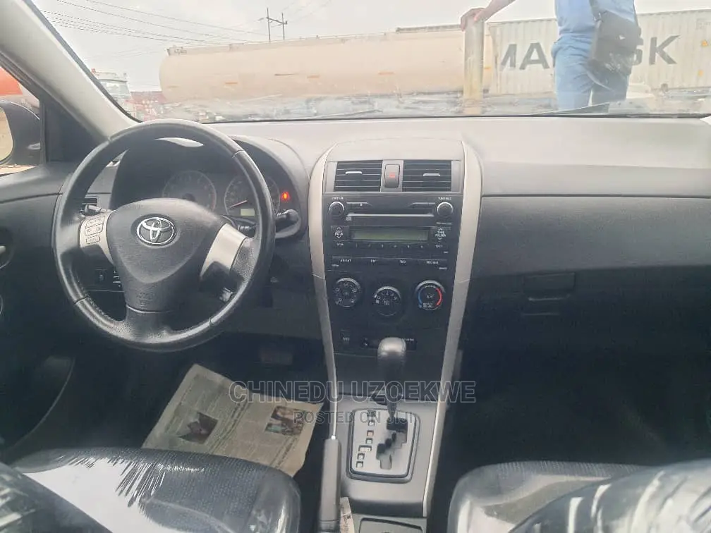 Toyota Corolla 2010 Gray