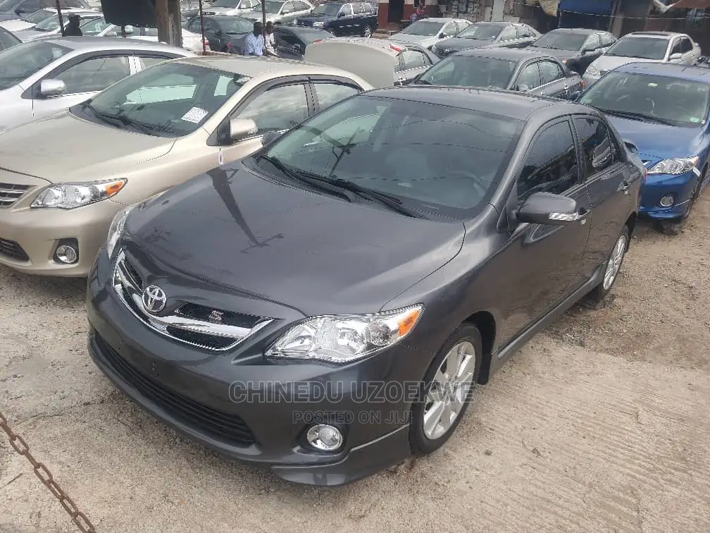 Toyota Corolla 2010 Gray