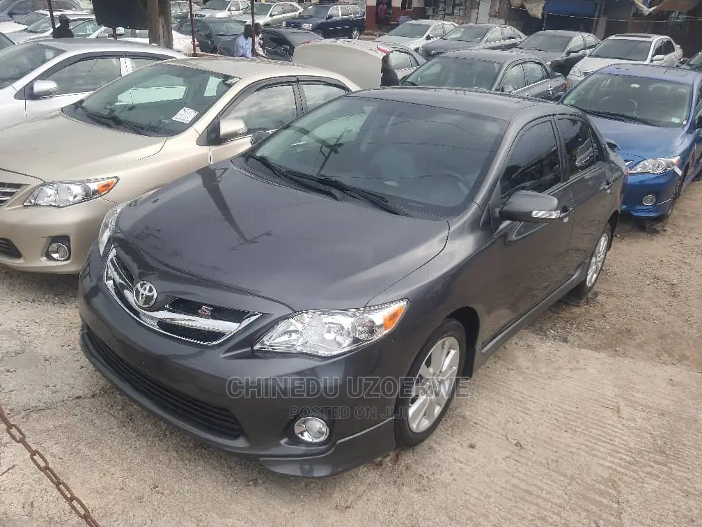 Toyota Corolla 2010 Gray