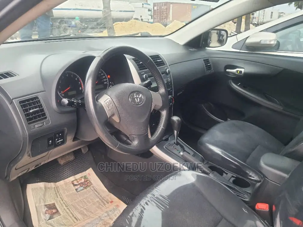 Toyota Corolla 2010 Gray