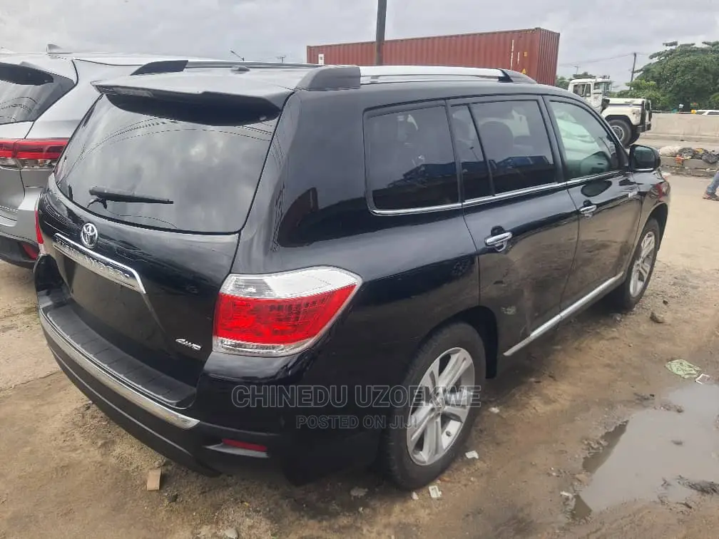 Toyota Highlander Limited 3.5l 4WD 2013 Black
