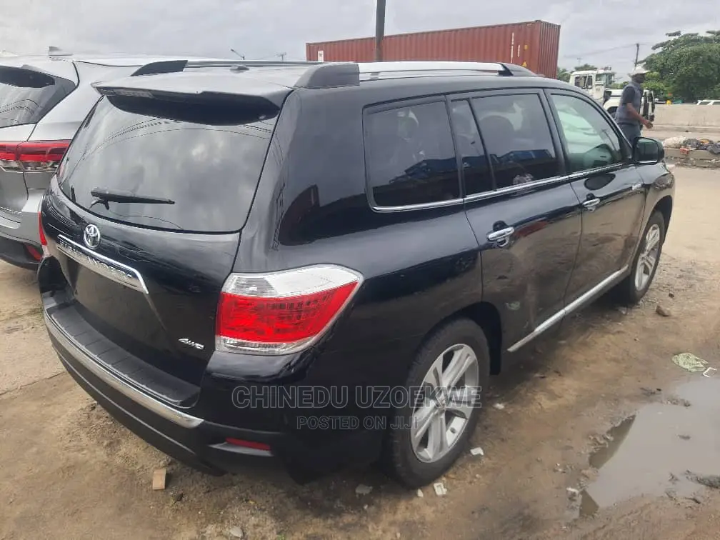 Toyota Highlander Limited 3.5l 4WD 2013 Black