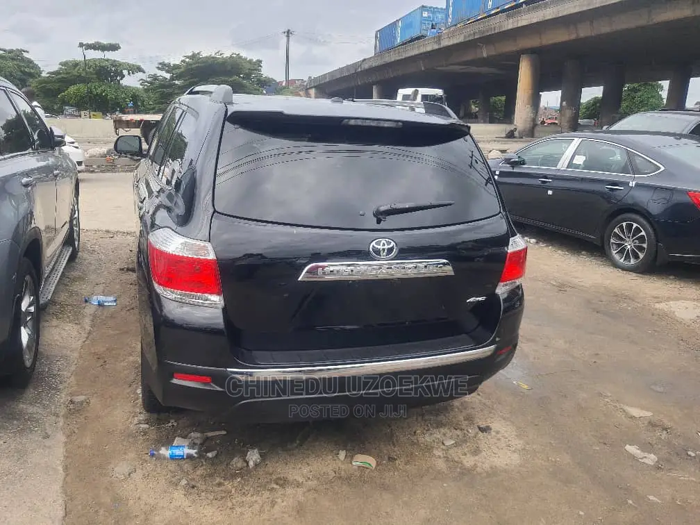 Toyota Highlander Limited 3.5l 4WD 2013 Black