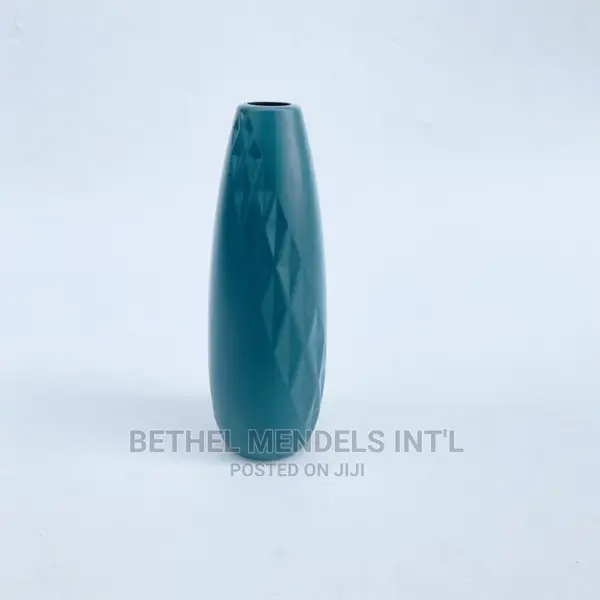 Purchase Quality Plastic Tabletop Flower Vases in Abuja