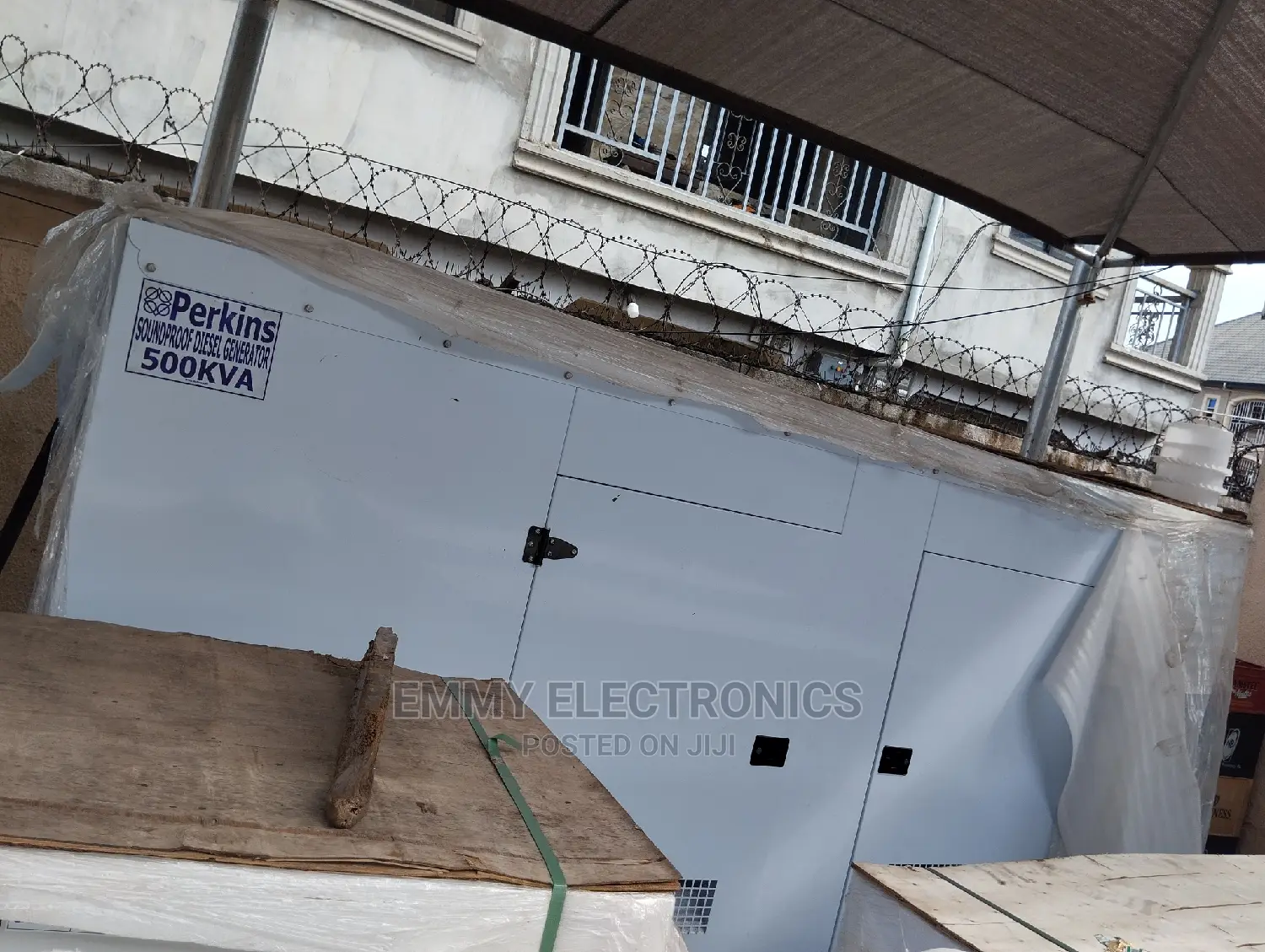 (500kva) Brand New Perkins Diesel Soundproof Generator 100%