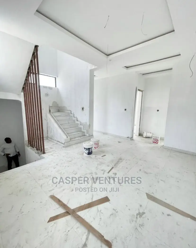 4bdrm Duplex in Lekki for sale