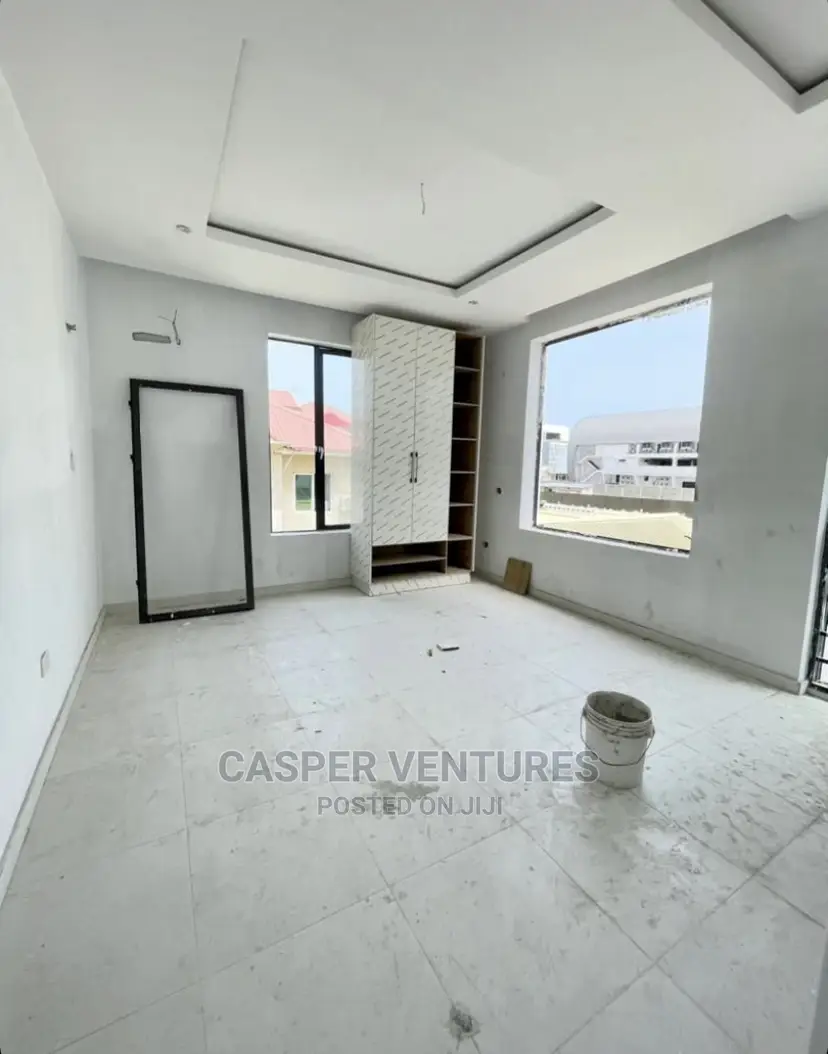 4bdrm Duplex in Lekki for sale