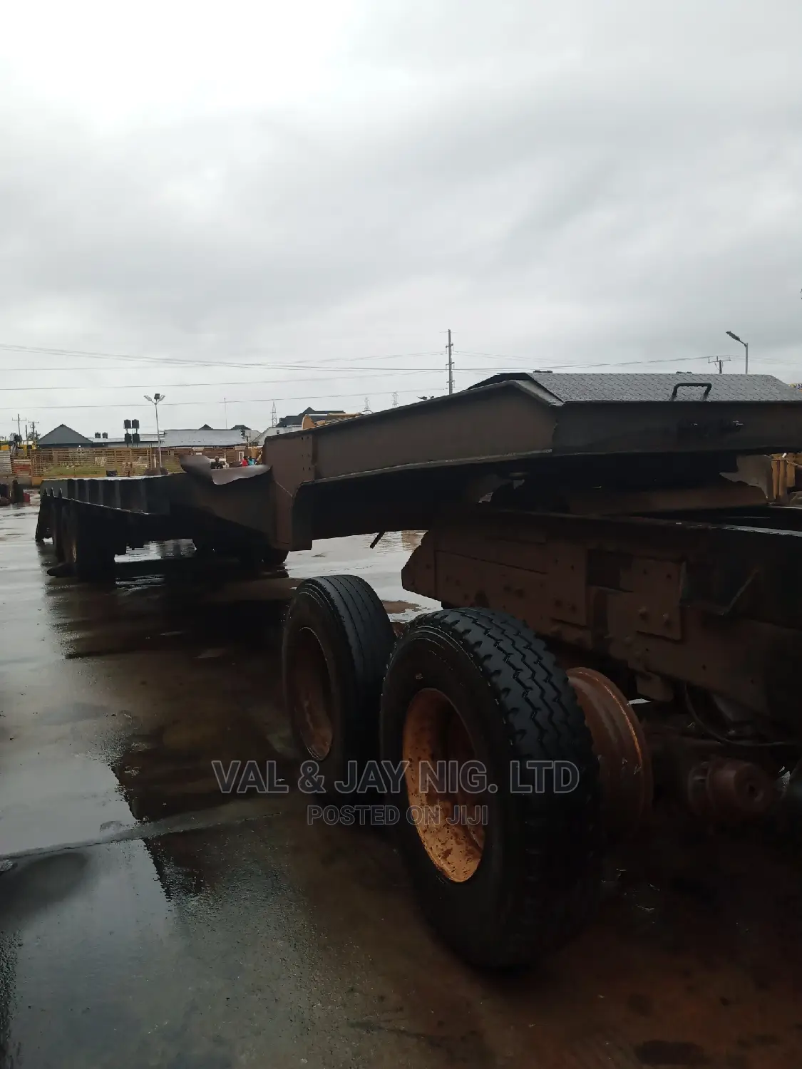 120 Tons Lowbed Back (Triple Axle)