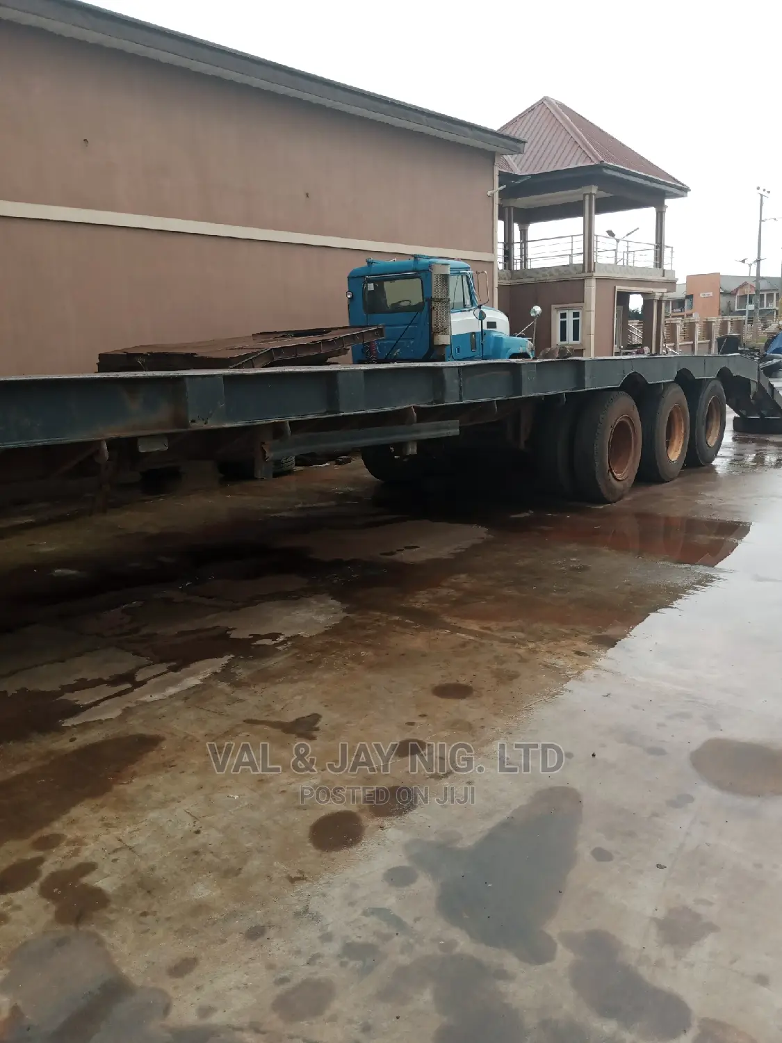 120 Tons Lowbed Back (Triple Axle)