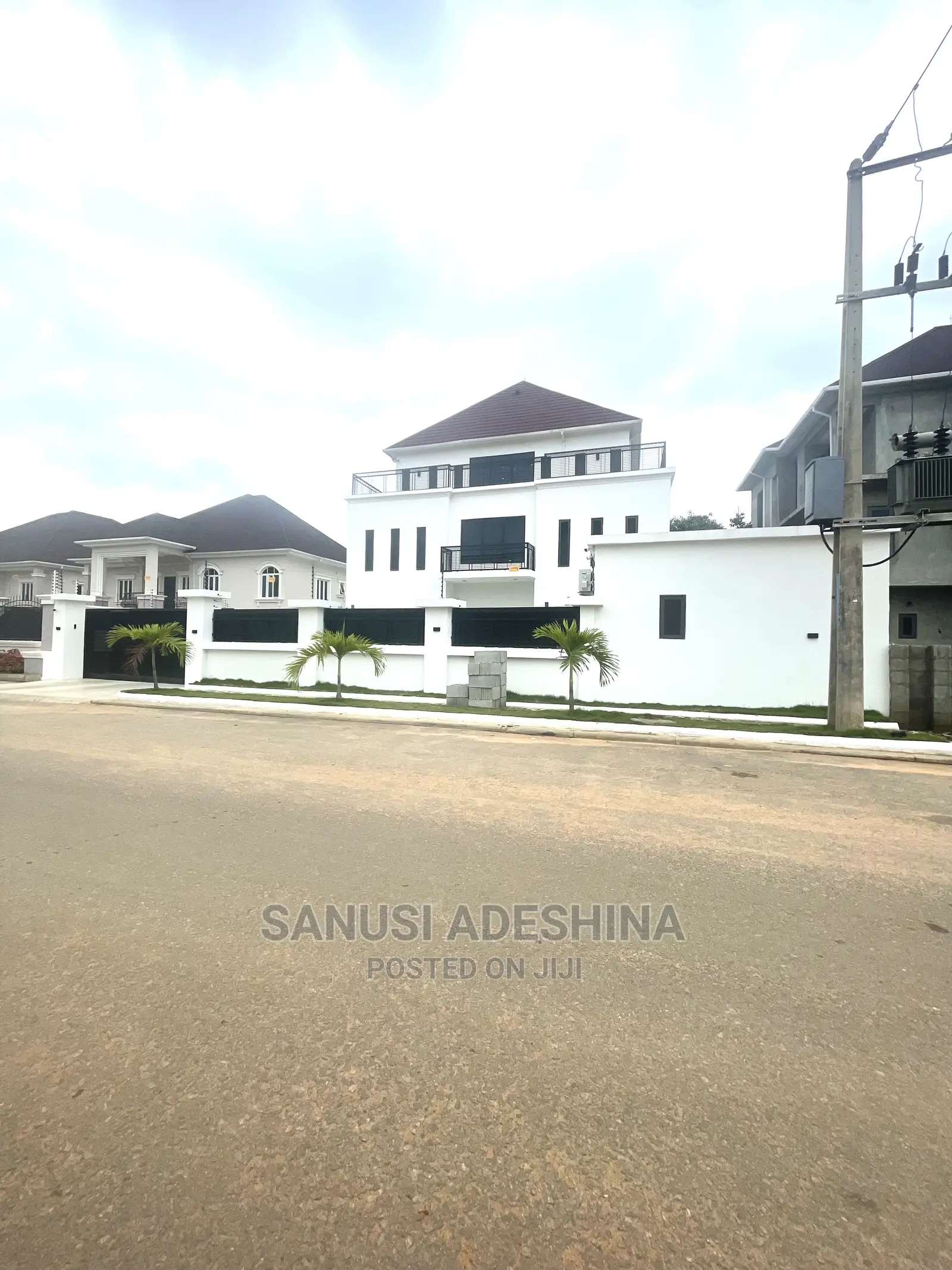 7bdrm Duplex in Jahi Gilmore Fct for sale