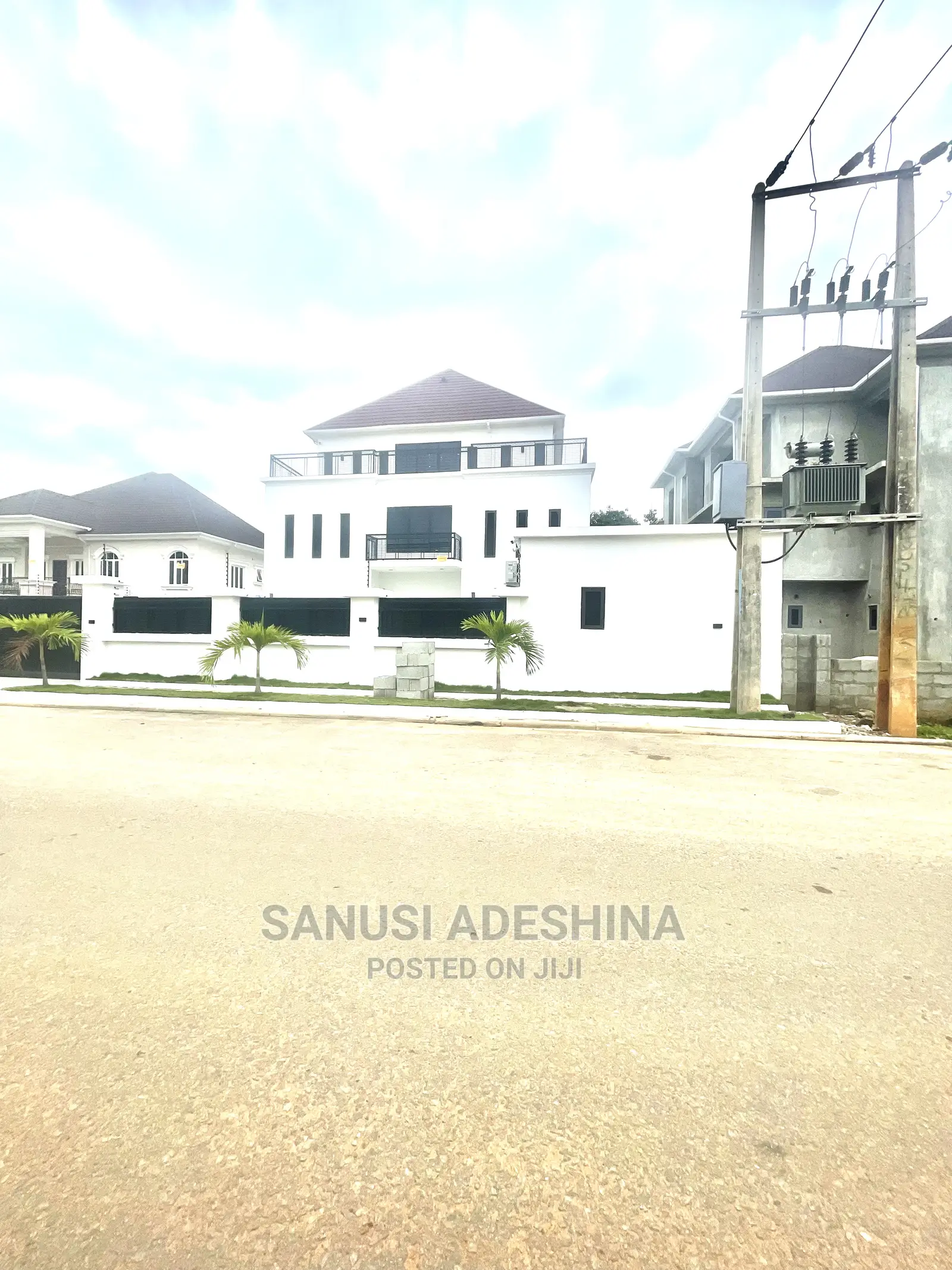 7bdrm Duplex in Jahi Gilmore Fct for sale
