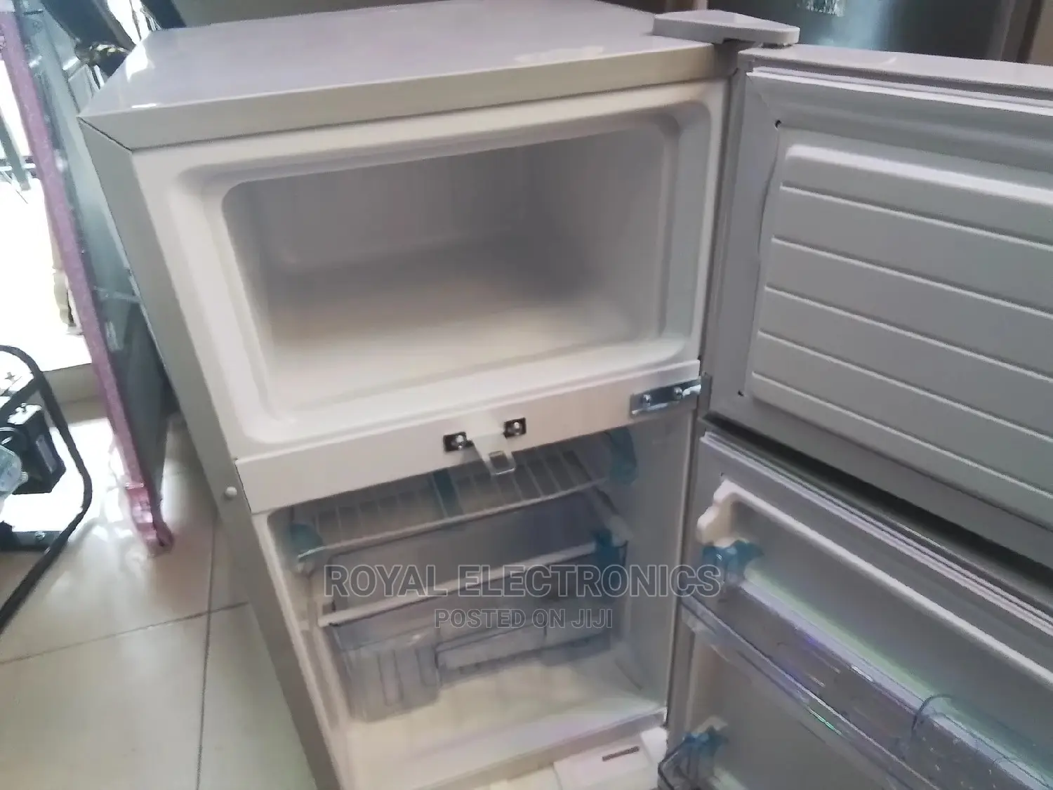 Brandnew Refrigerator Smal Freezer Wit Warrantylg100litres