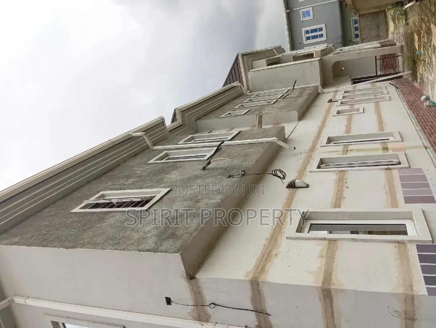 Newlybuilt 4bedroom Duplex With 2no of 2bedroom 140m