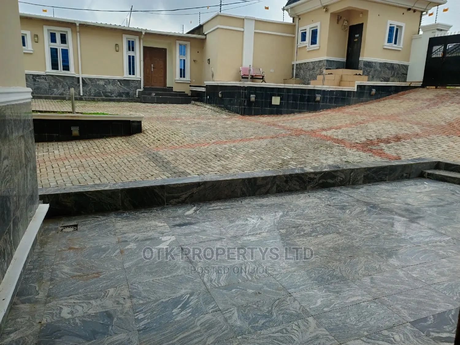 Furnished 3bdrm Block of Flats in Fo1, Kubwa for rent