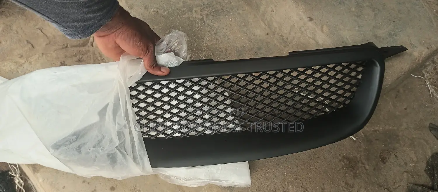 Front Grill Corolla 05 Sport