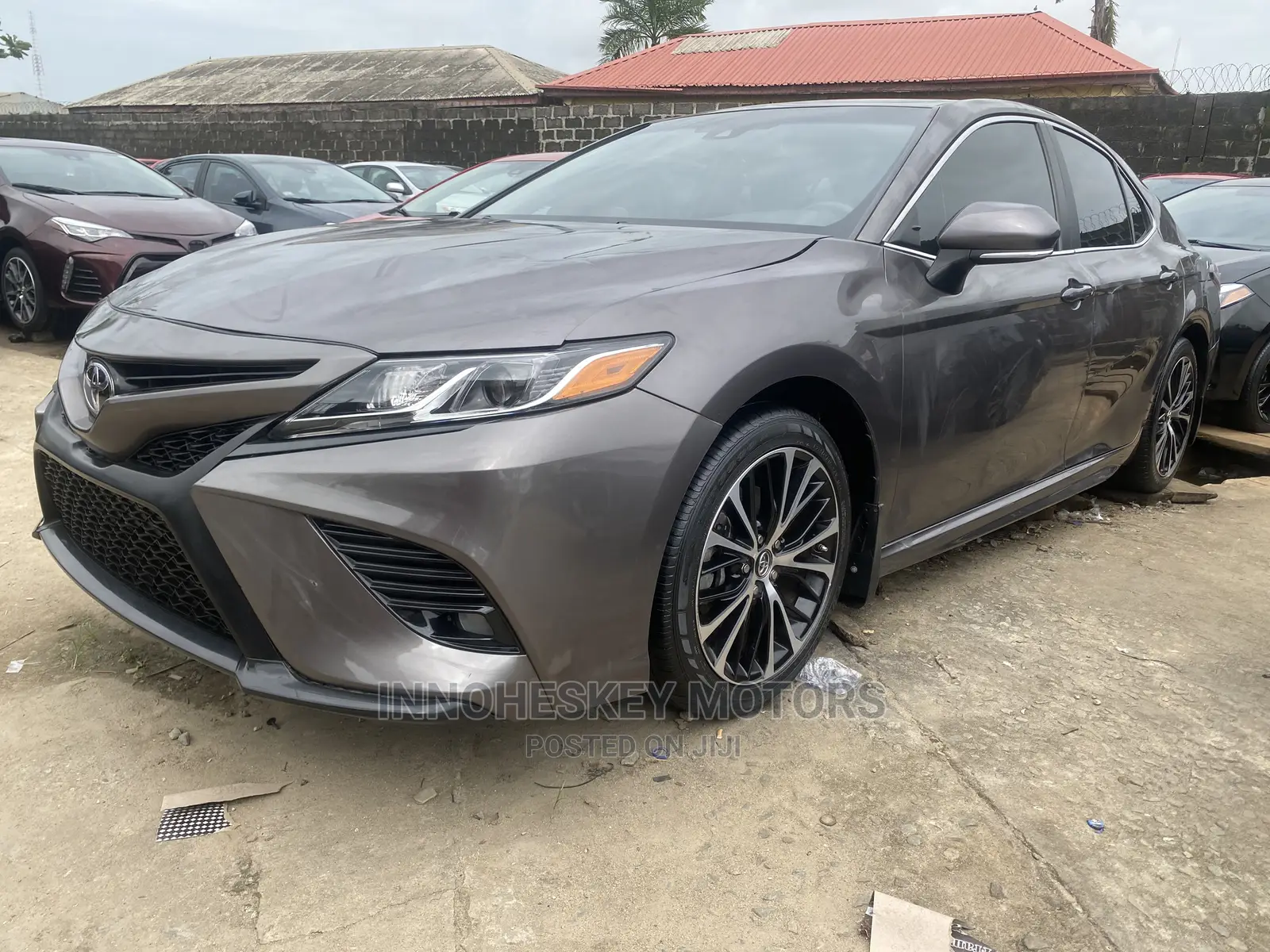 Toyota Camry SE (2.5L 4cyl 8A) 2019 Gray