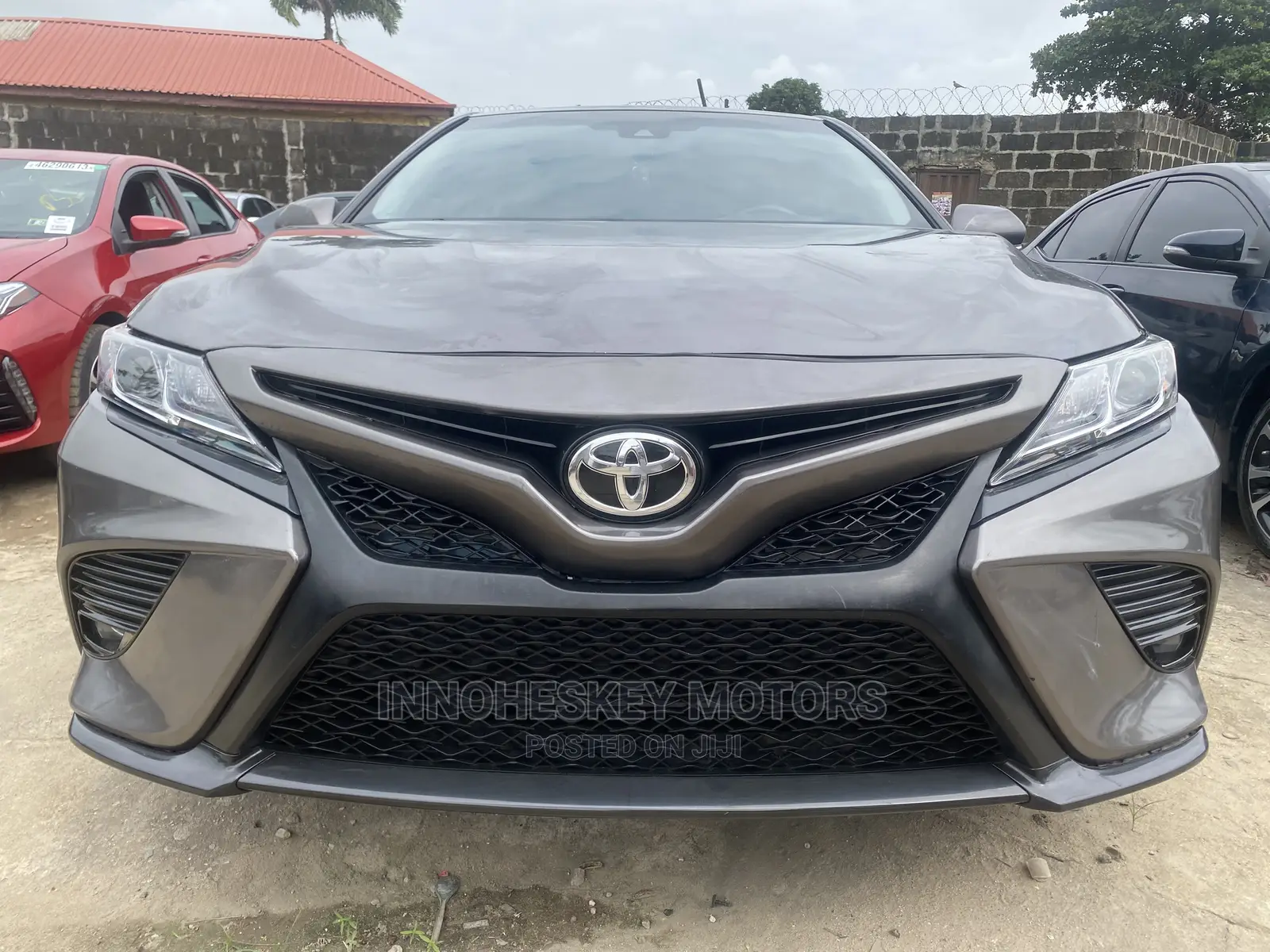 Toyota Camry SE (2.5L 4cyl 8A) 2019 Gray