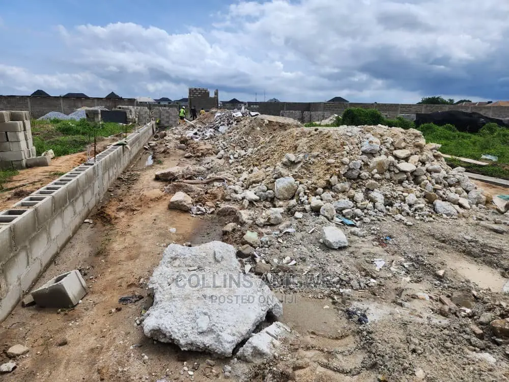 70 Plots of Land in an Estate