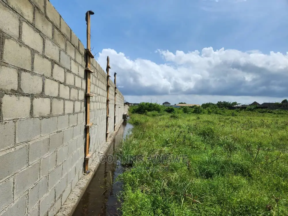 70 Plots of Land in an Estate