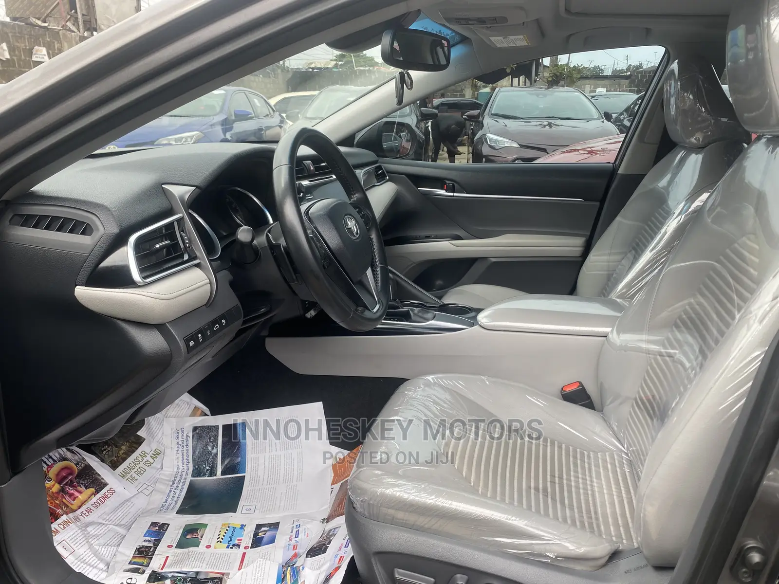 Toyota Camry SE (2.5L 4cyl 8A) 2019 Gray