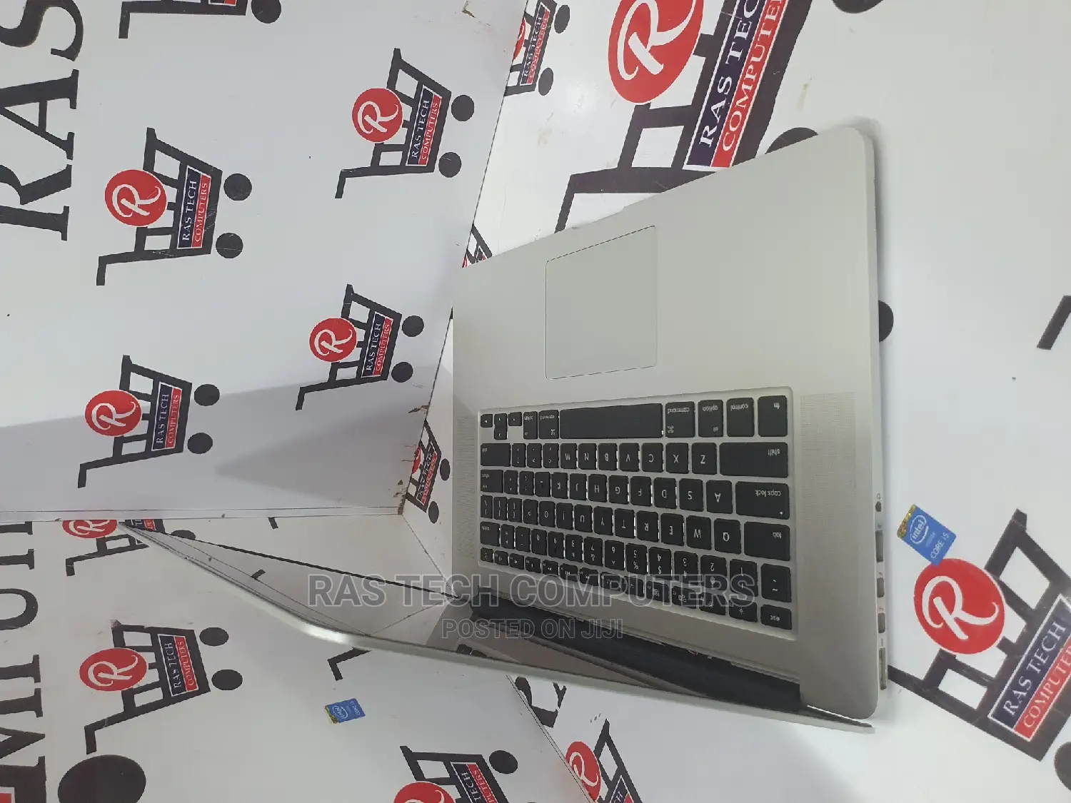 Laptop Apple MacBook Pro 2015 8GB Intel Core I5 SSD 256GB