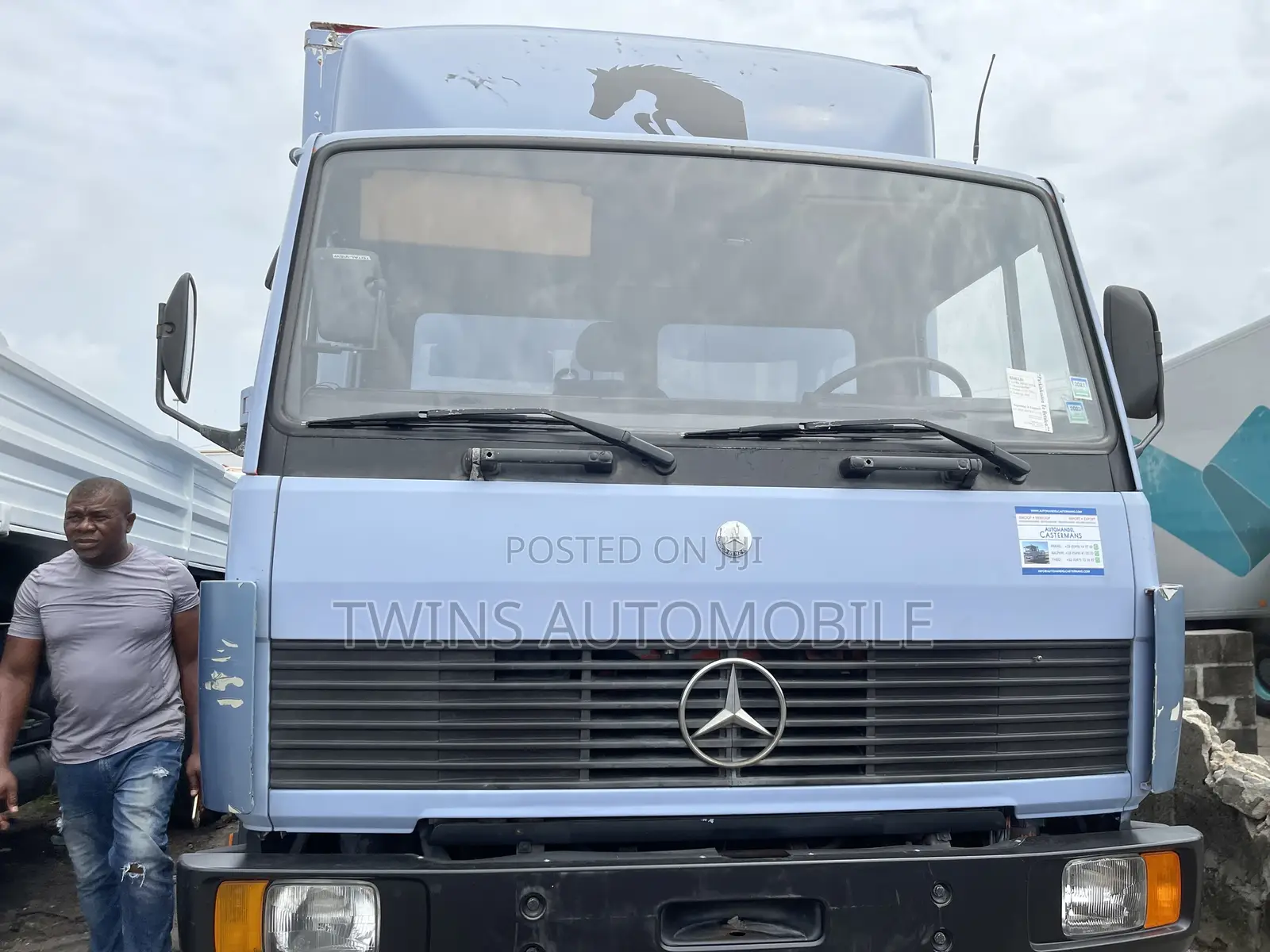 Mercedes-Benz 814 Container Body Blue