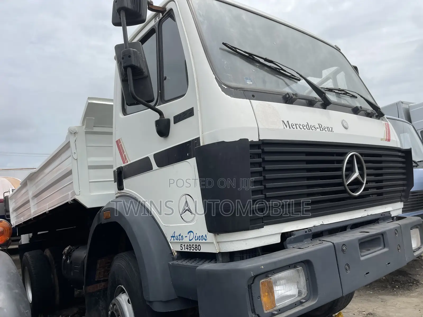 Mercedes-Benz 1722 Tipper