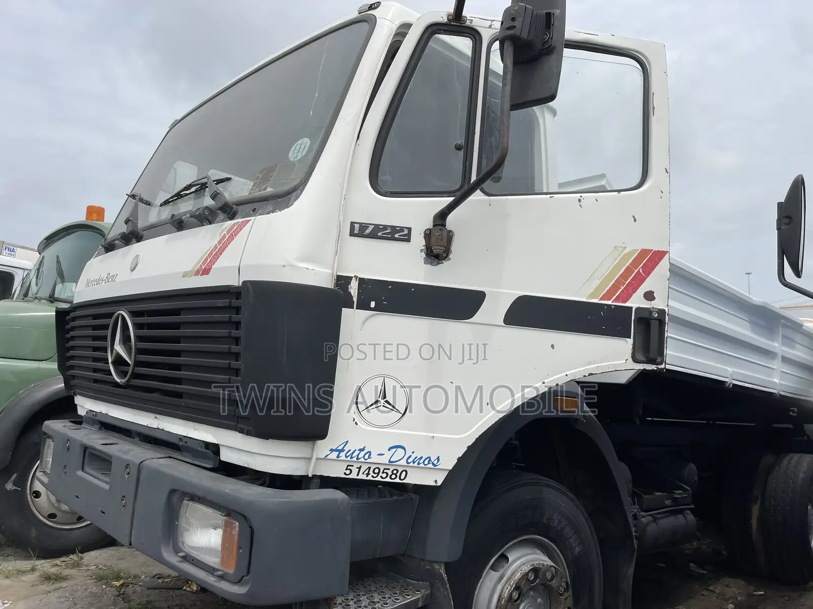 Mercedes-Benz 1722 Tipper