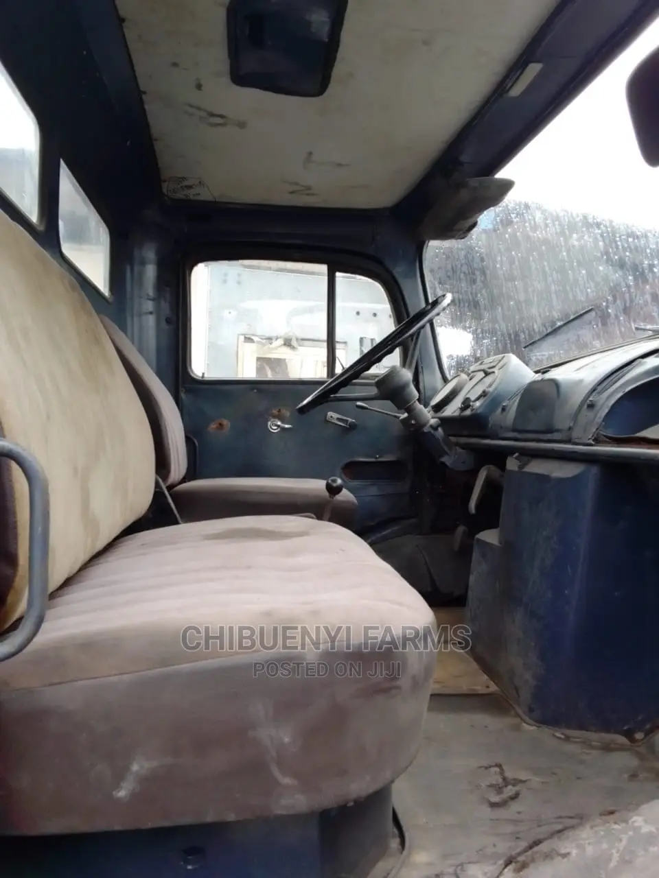 Mecedeces 911 Tipper With Auxiliary