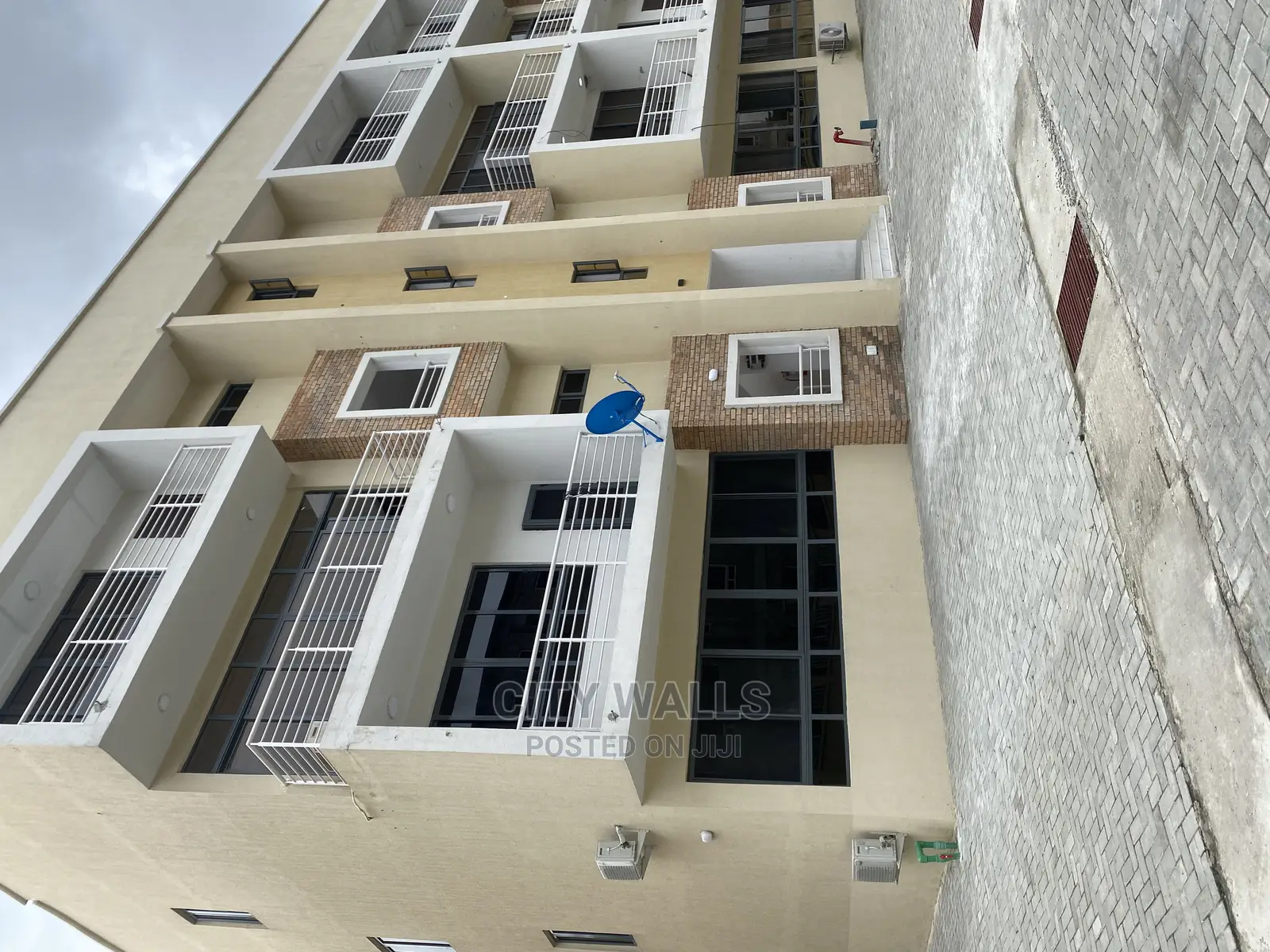 4bdrm Maisonette in Chevron for rent