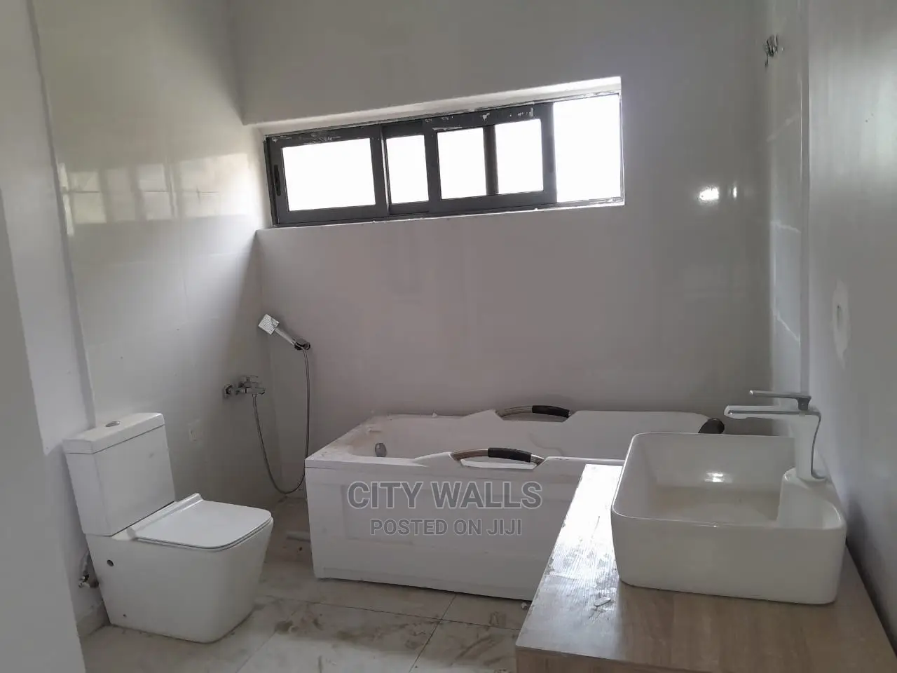 4bdrm Maisonette in Chevron for rent