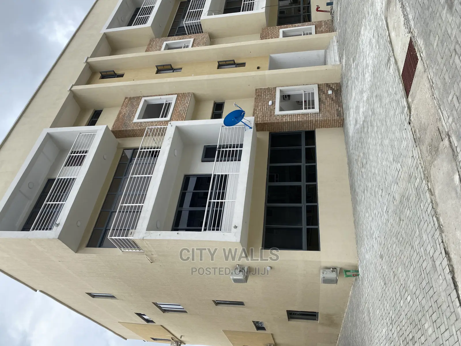 4bdrm Maisonette in Chevron for rent