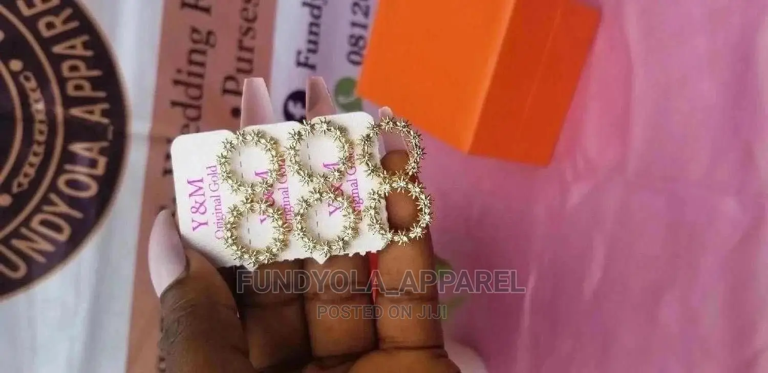 Quality Gold Female Pin Earrings